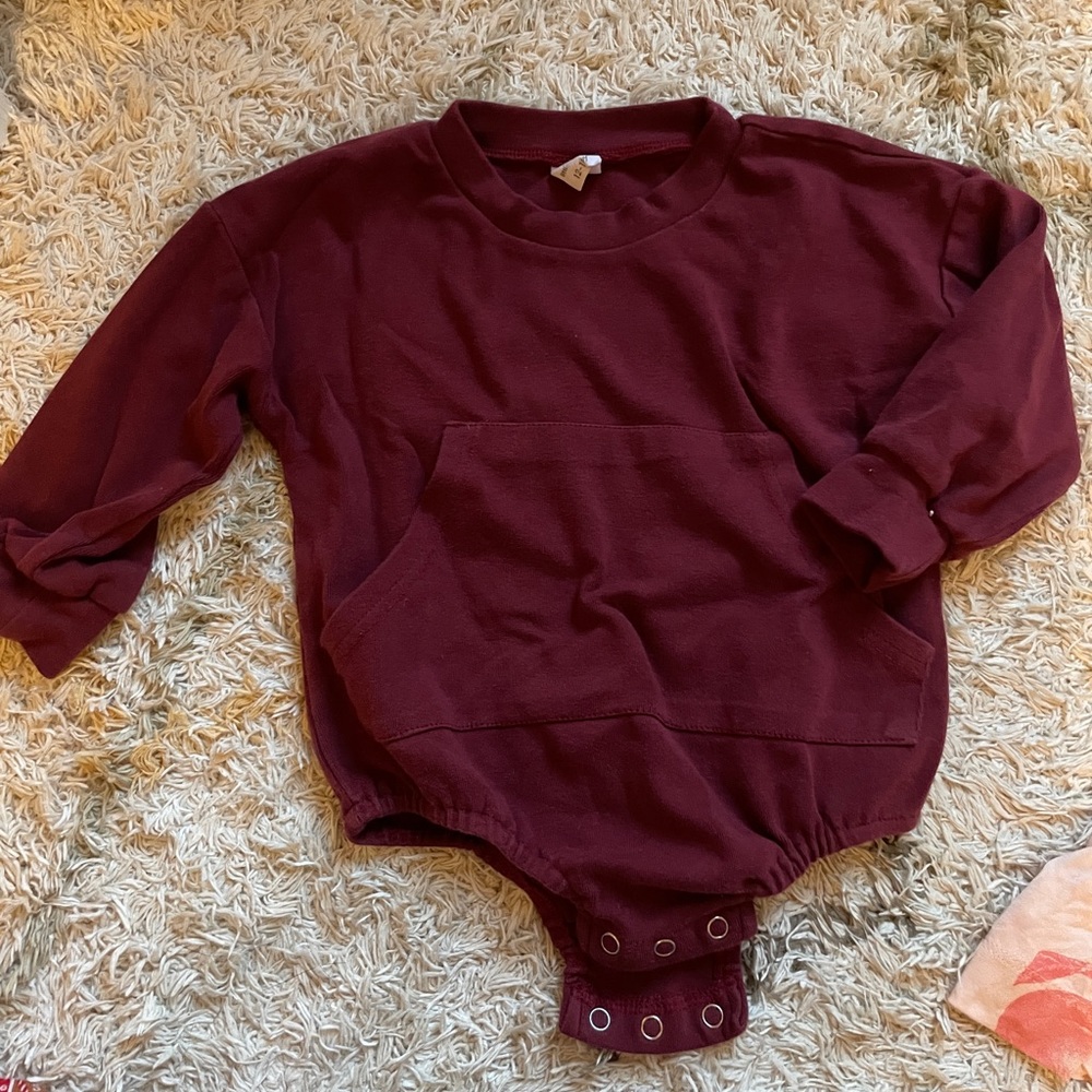 Snapping crewneck sweatshirt 12-18 months